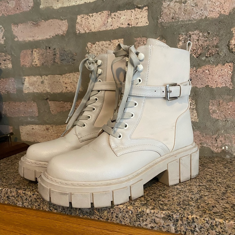 SIMMI Tan Combat Boots Size 10